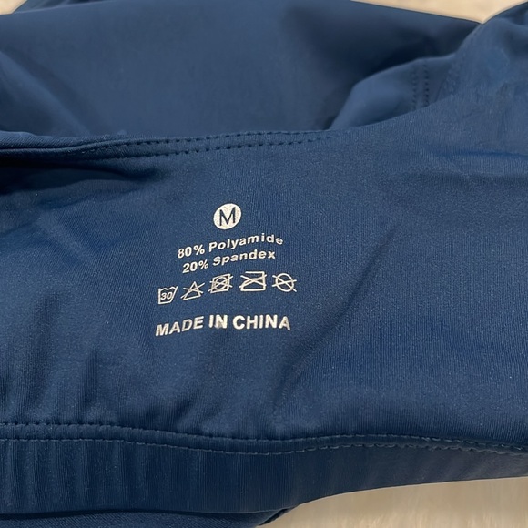 The Gym People Padded Sports Bra Size Medium - Picture 3 of 3